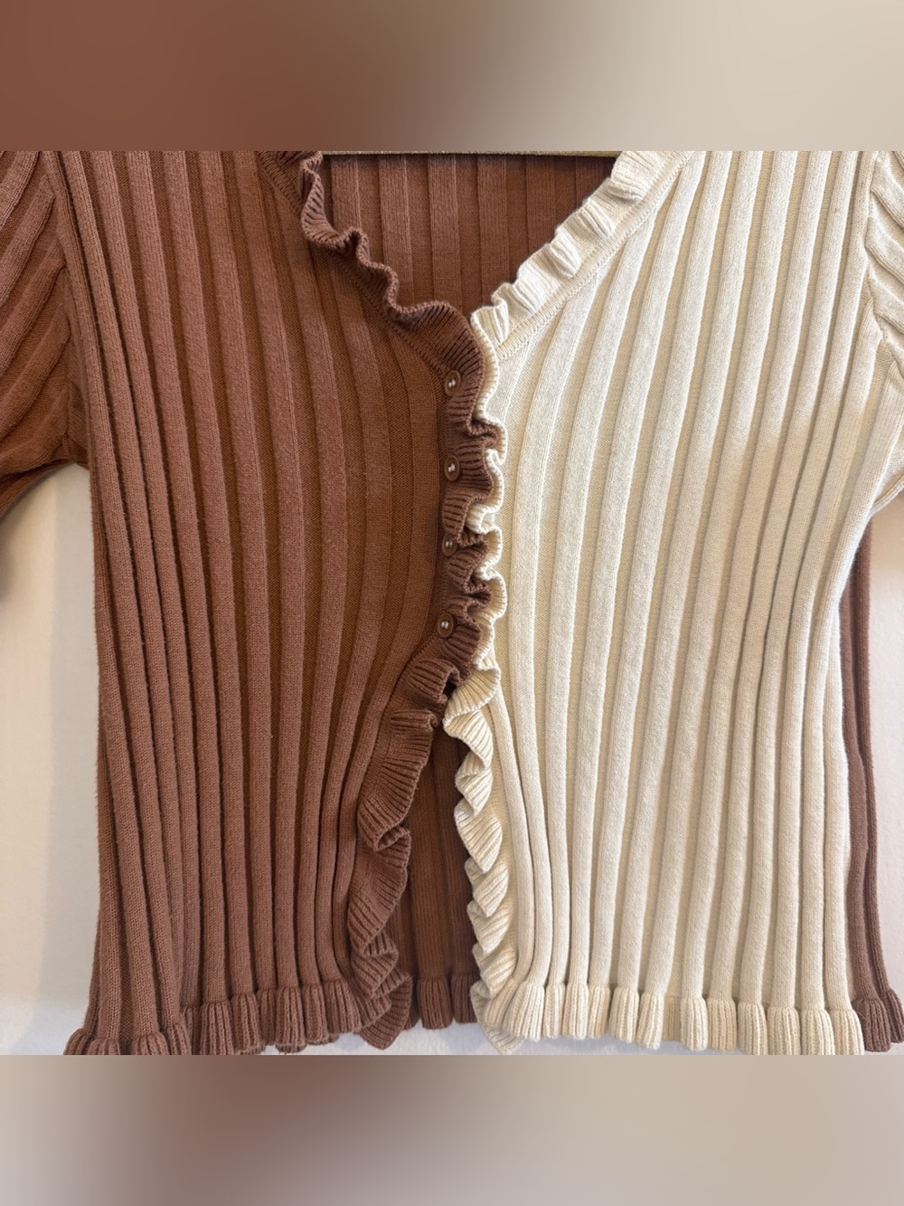 Two-Tone Ruffle Rib Knit Top - Brown & Cream - Picture 4 of 4